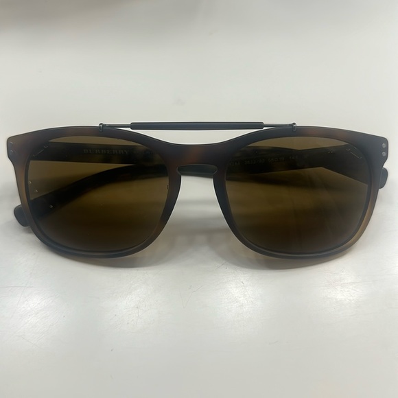 Burberry Polarized sunglasses - Picture 1 of 5